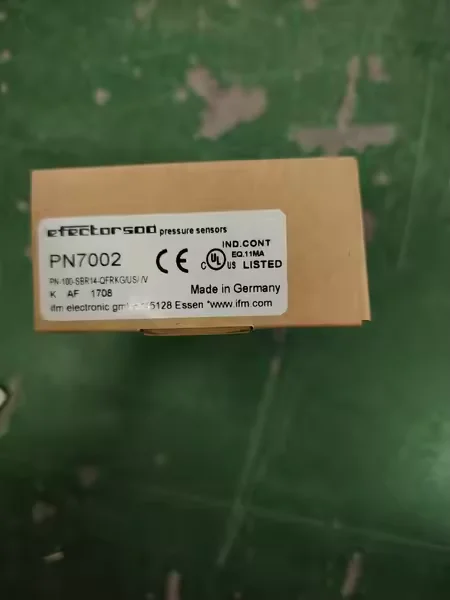 New and Original IFM Phototransistor Pressure Sensor Models PN7001 PN2071