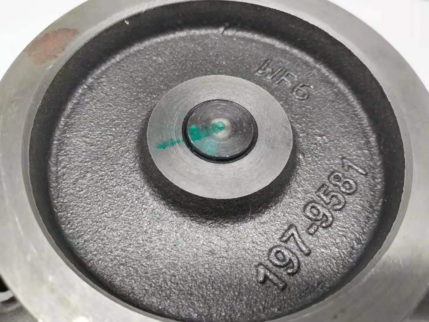 7E7398 Water Pump for Crawler Excavators - Reliable Performance