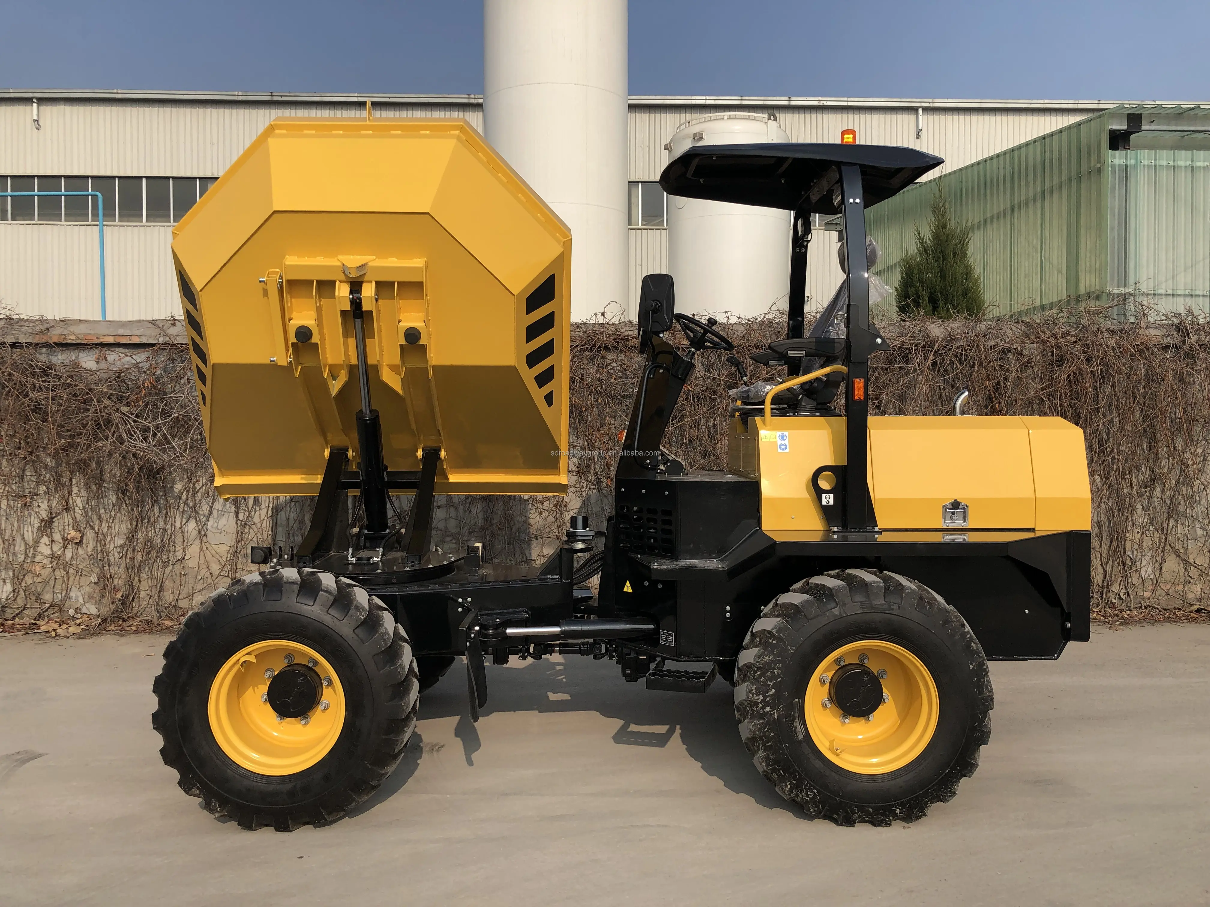 Hot Selling 3 Ton 6 Ton Mini Dumper Flexible Durable With 270 Degrees Rotation Small Dumper supplier