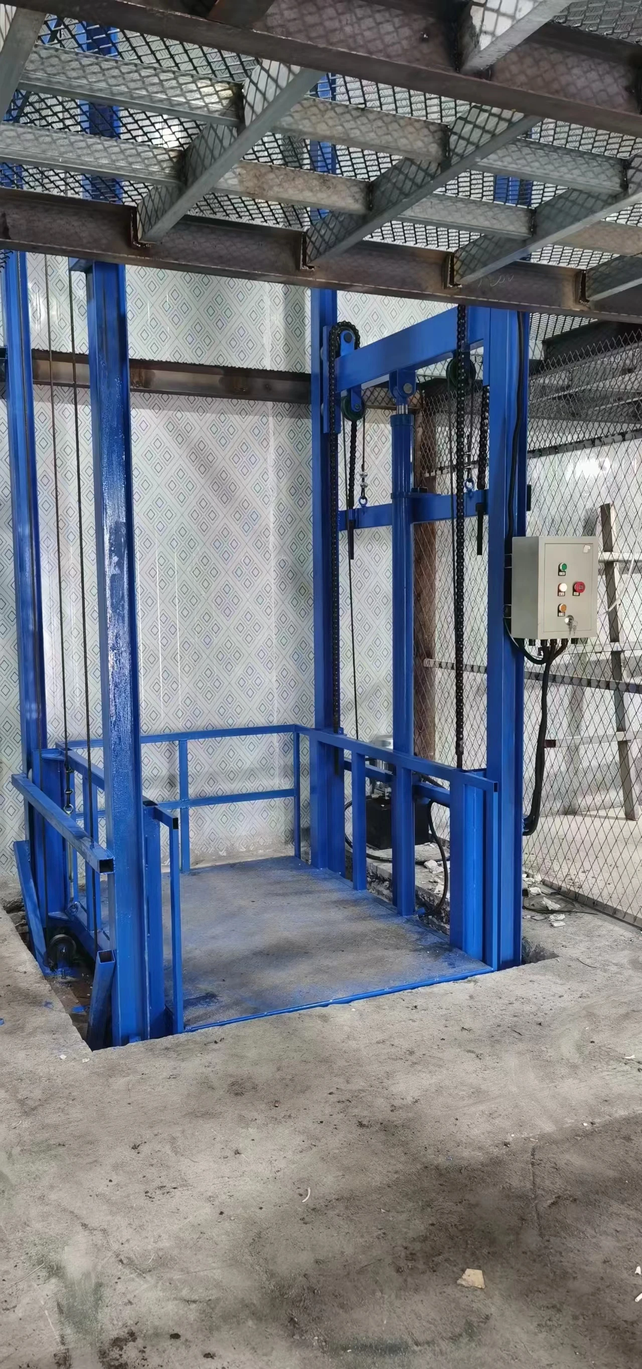 Industrial Hydraulic Vertical Guide Rail Cargo Lift Freight Elevator ...