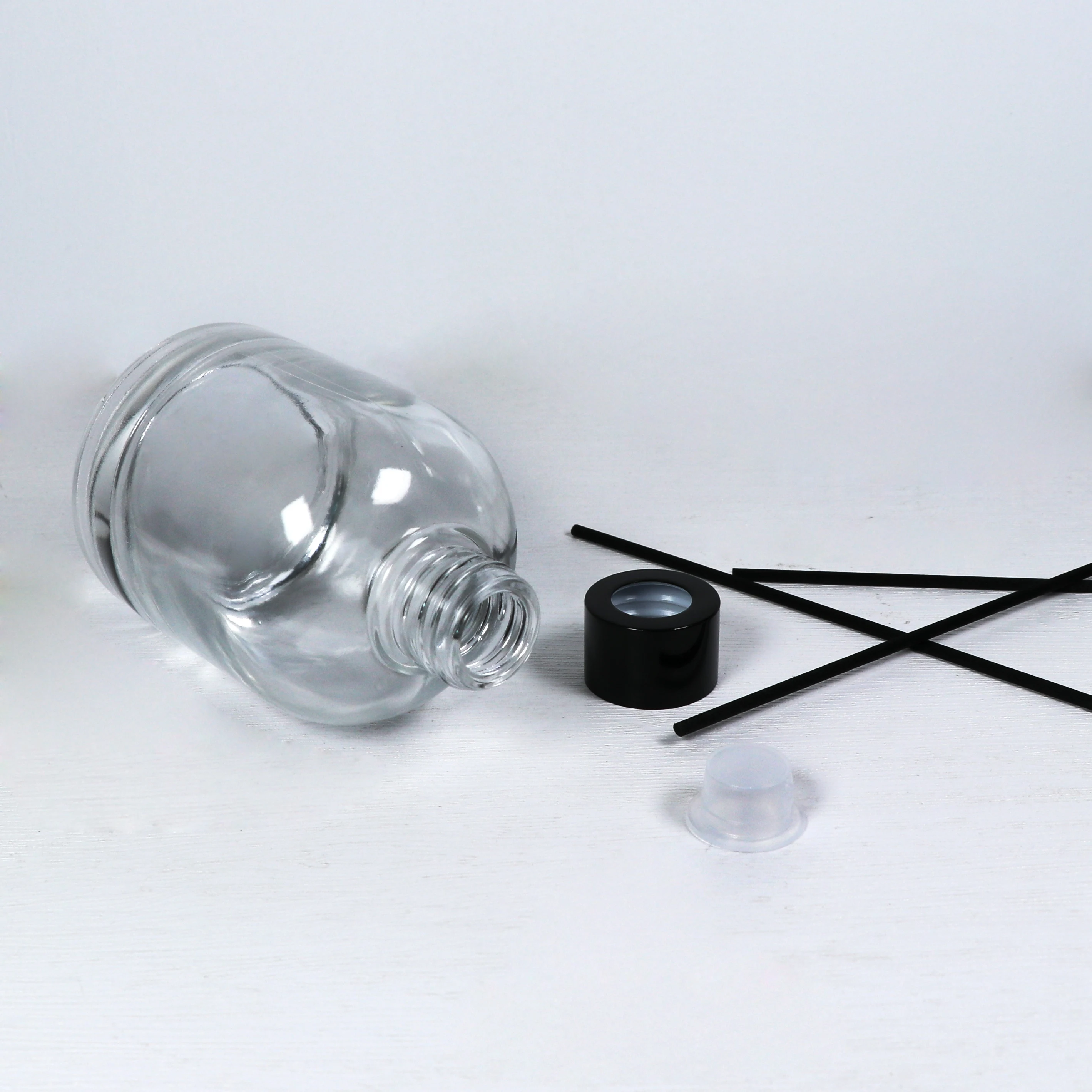 Empty 100ml 200ml Round clear Glass Aromatherapy perfume Reed Diffuser Fragrance Glass Bottle With Stopper