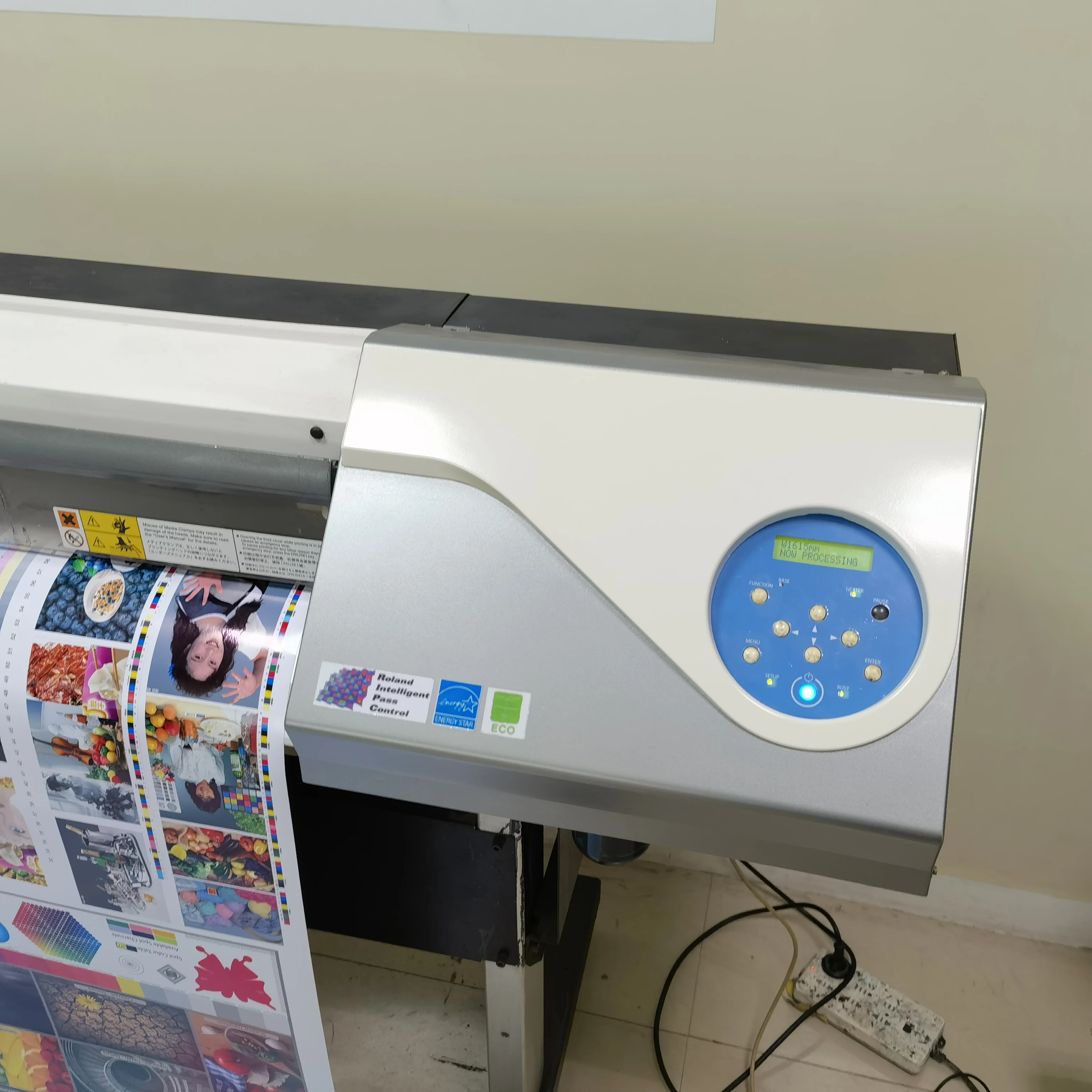 Used Plotter Banner Label Making Machine Roland Second Hand  RE640 Printer Printing on Vinyl Machine on Sale