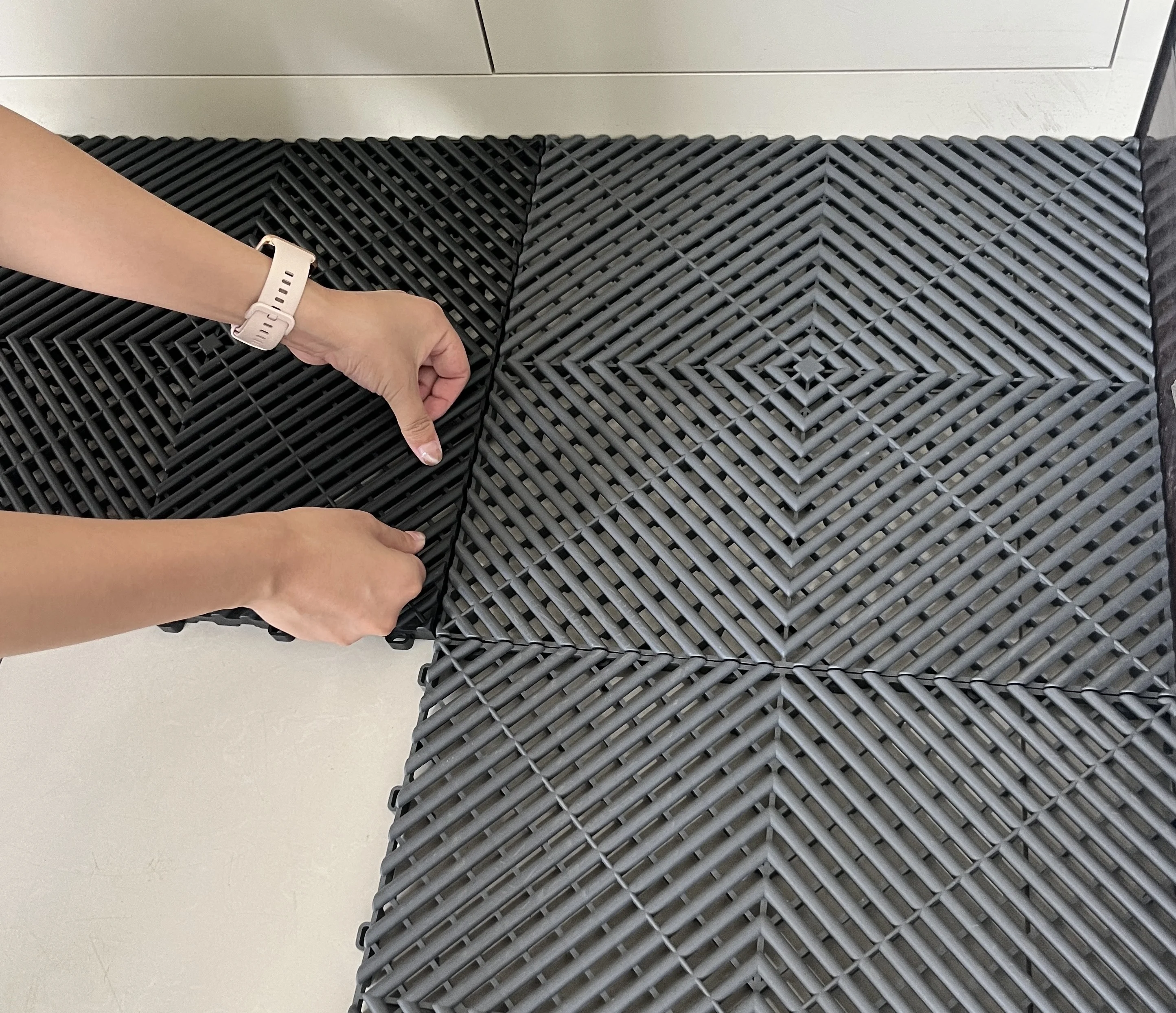 Qingdao Readygo Interlocking Pvc Garage Flooring Tiles Warehouse Dalle Slab Rib Garage Tiles Pvc