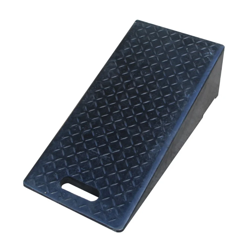 Rubber Kerb Ramp/Rubber Curb Ramp With Yellow Glass Bead Reflector factory
