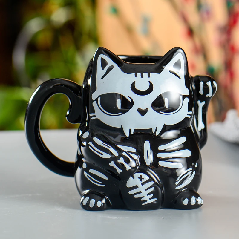 Japanese Lucky Cat Shaped Mug - Perfect Gift for Coffee Lovers