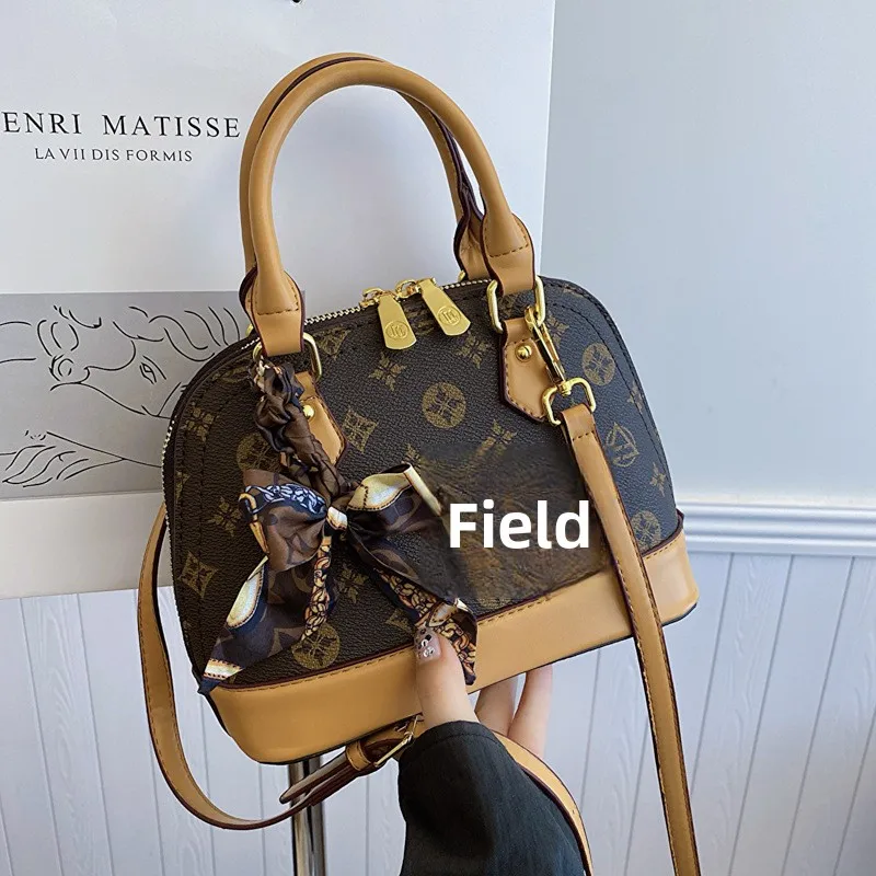 High-end Women’s Summer 2026 New European American Vintage Printed PU Shell Classic Single Zipper Shoulder Handbag All-match