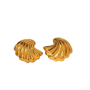 New Arrival 18K Gold Plated Geometric Stud Earrings Hypoallergenic Stainless Steel Fashion Jewelry with Wave Shell Design