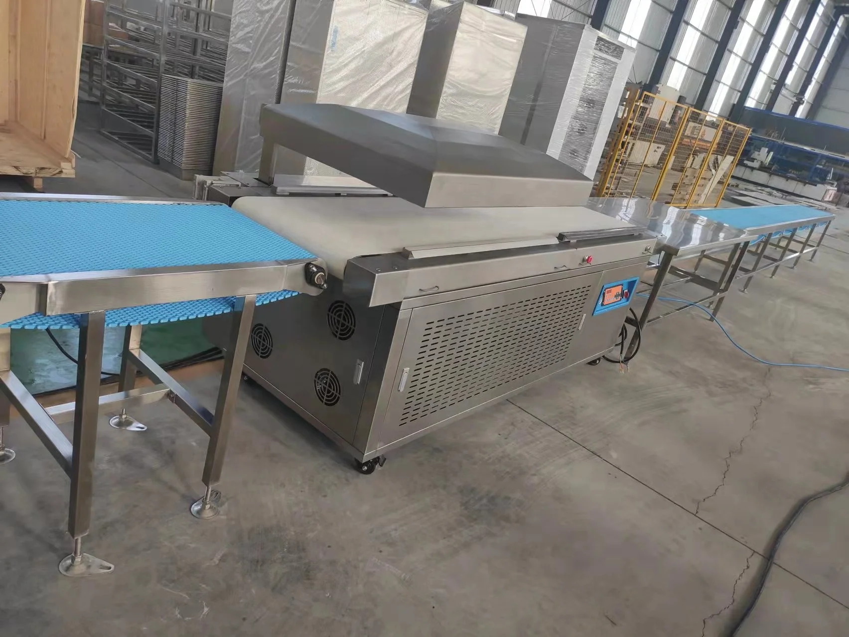 Meat Production Processing Line Hot Water Shrinking Cooling Packaging Line With Weighing Labeling Printer