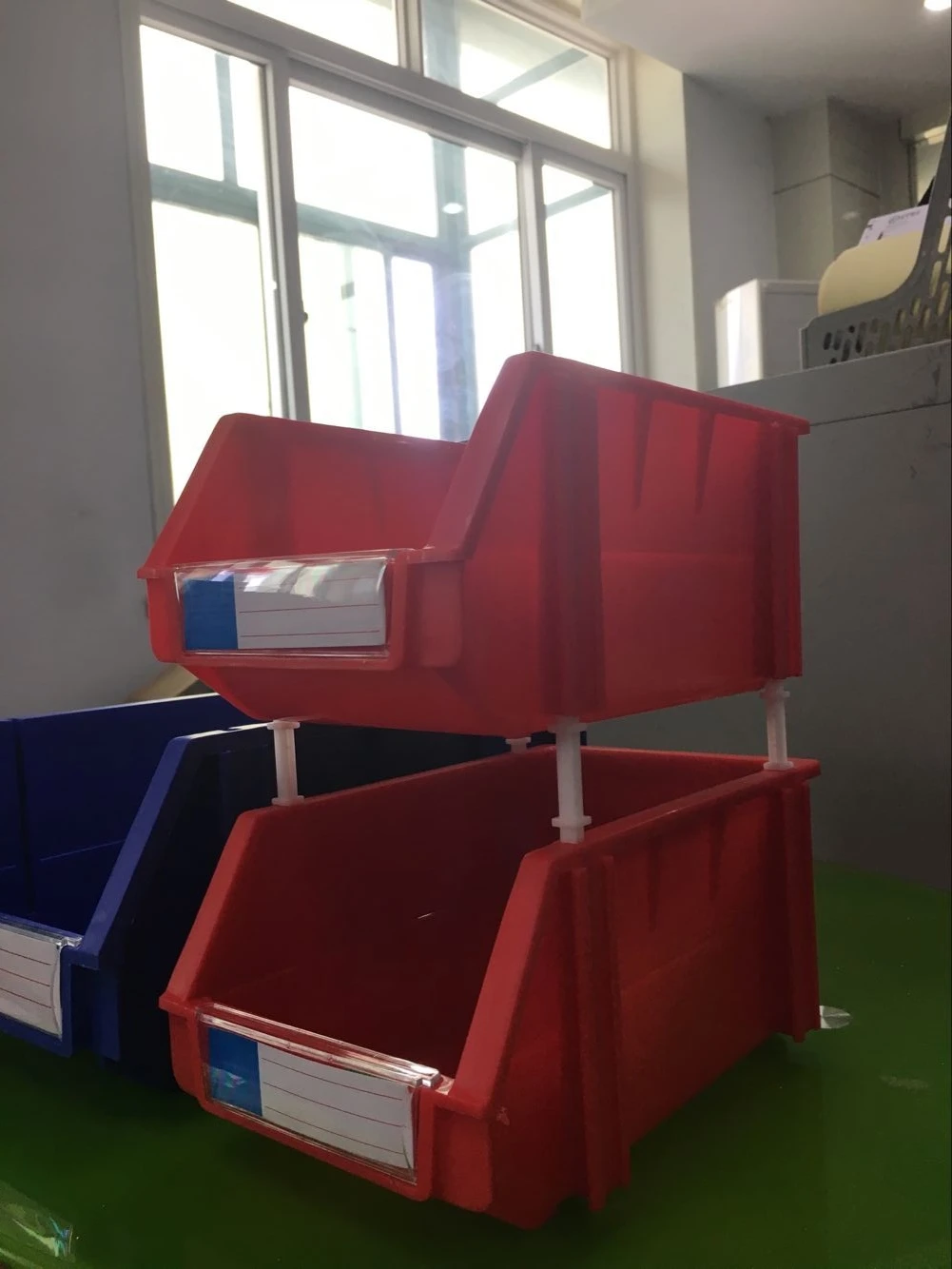 Plastic  bin (92)