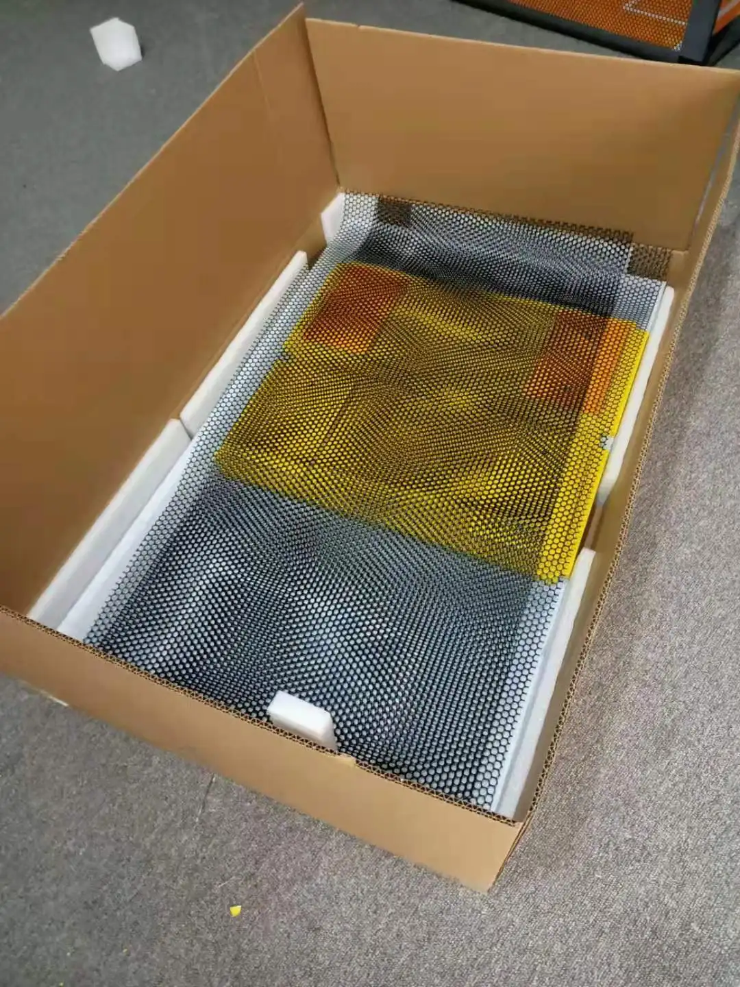 
Подфутбол позволяет каждому получить подфутбольный возраст, никто не может играть в футбол с двумя людьми 