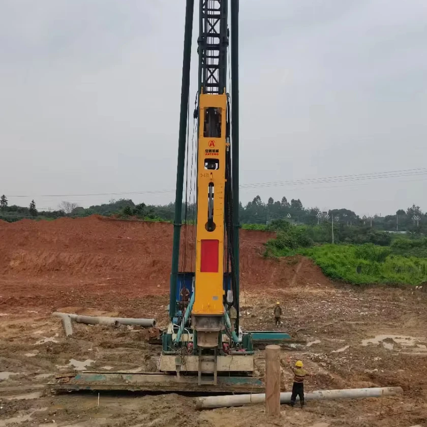 Martillo hidráulico de impacto para hinca de tubos para hinca de tablestacas AC-14