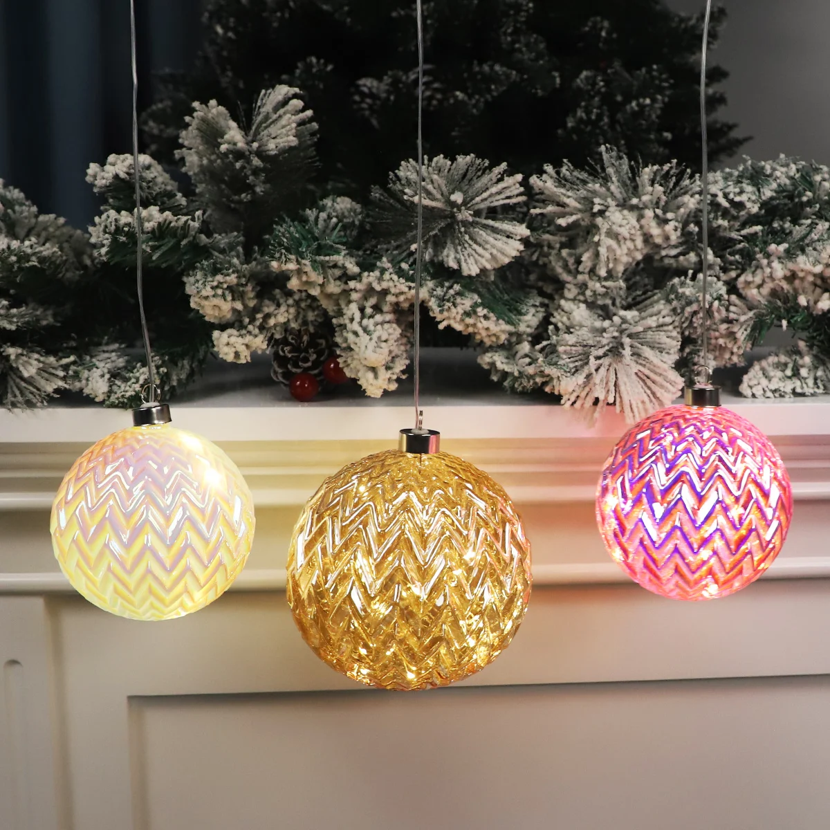 Lighted Christmas Ornament Hanging Lights Glass Ball Christmas Decoration Item Ceiling Hanging Balls