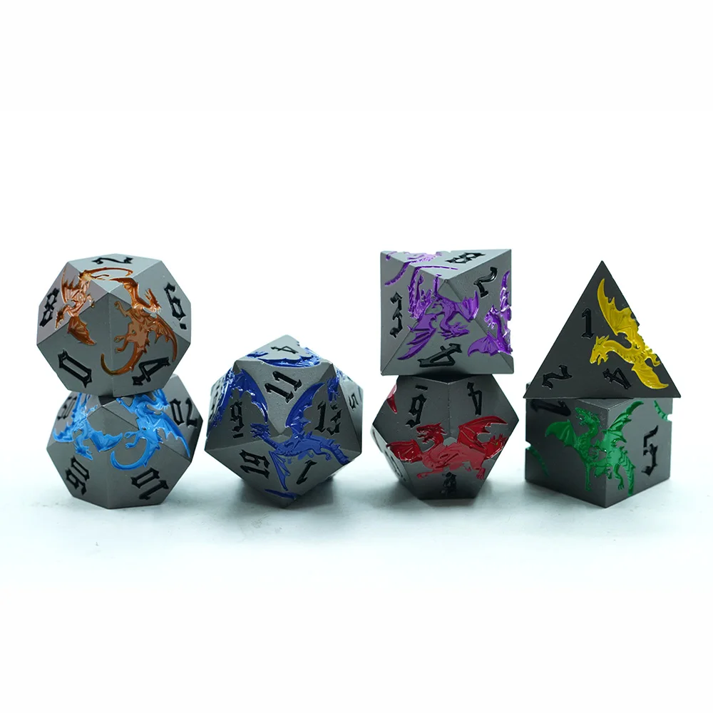 Fargespenn Regnbue Drage Metallterninger Sett 7pcs 16mm Zinklegering D20 Polyeder til DND Spill Egendesignet Logo