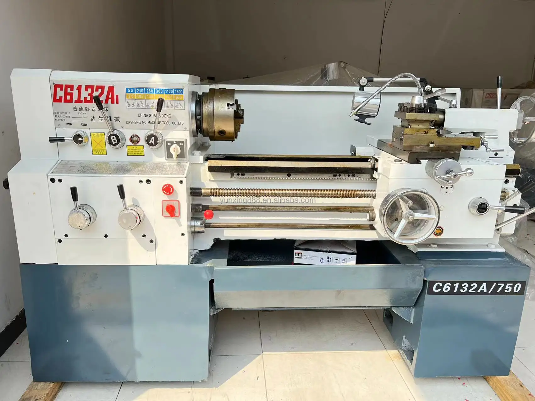 Manual Lathe Machine C6132a Lathe Machine High Precision Used Metal