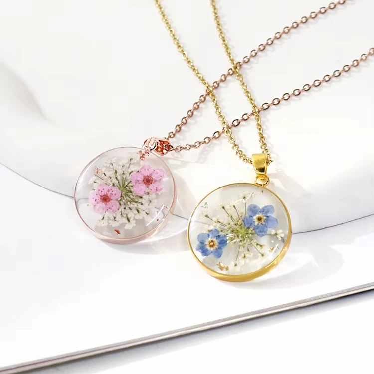 Transparent Epoxy Boho Style Resin Flower Pendant Necklace Real Pressed Flowers Forget Me Not Necklace for Mother's Day Gifts