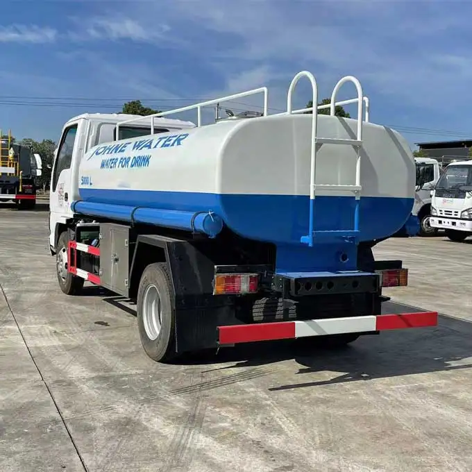 Light duty truck Dongfeng 4x2 3-8CBM water tank truck