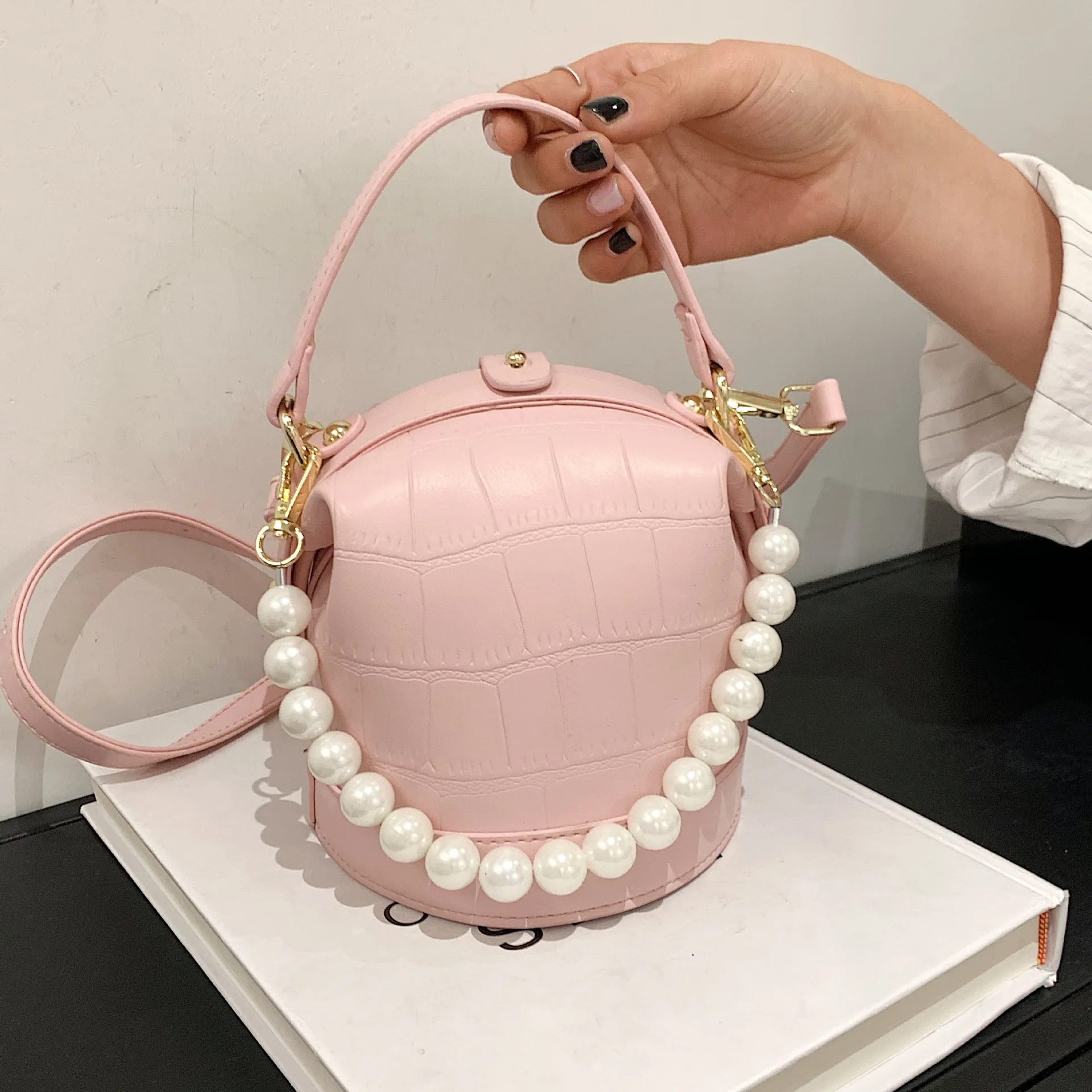 亚马逊热卖迷你女士婚礼手袋手机小手袋斜挎包带珍珠 Buy 小手提包斜挎包配珍珠 迷你女性婚礼手拿包手机包 亚马逊热销迷你妇女手拿包