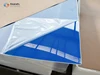 Hoja de acrílico azul