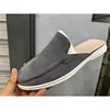 Gris foncé