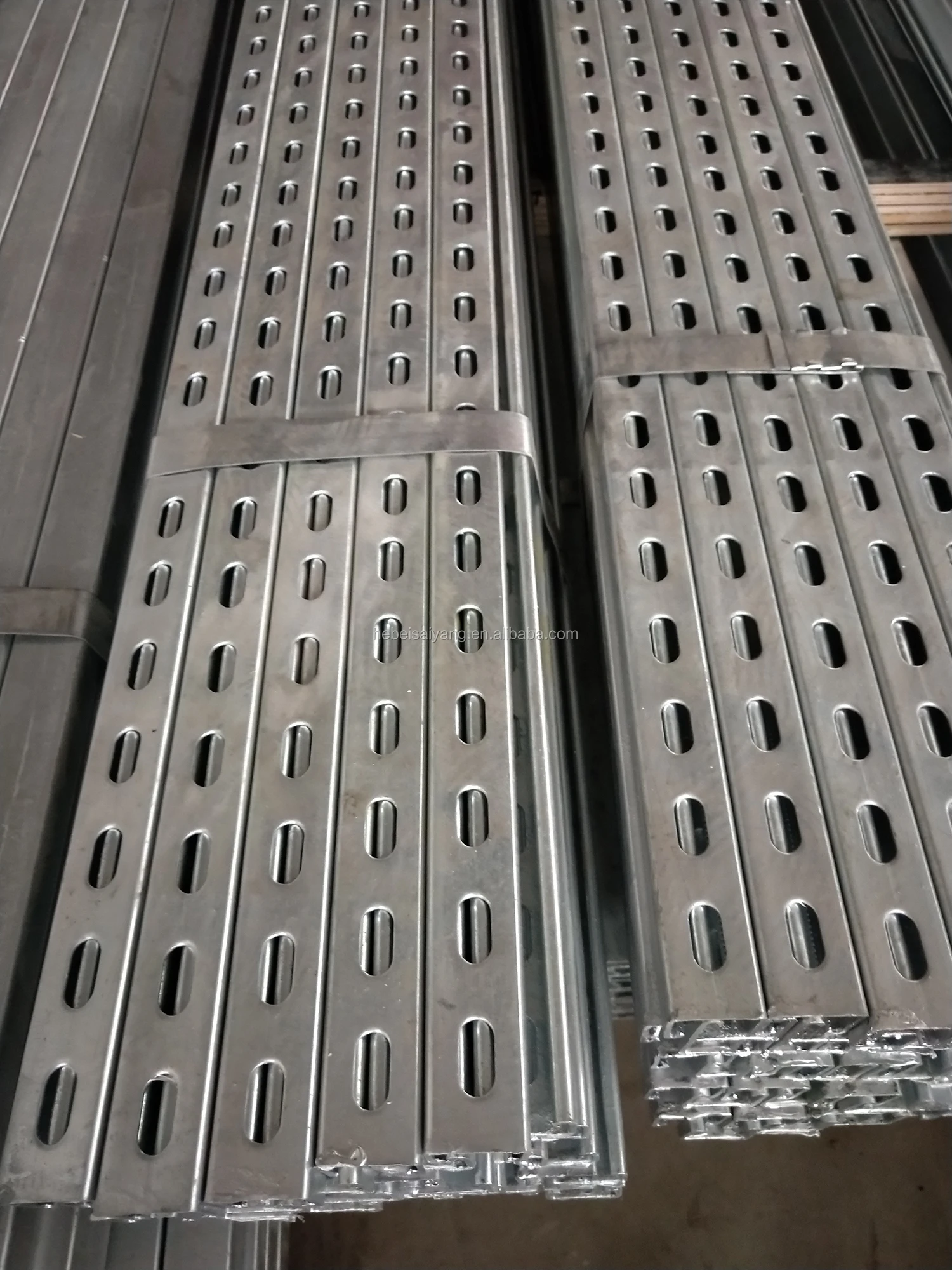 YIHANG Stone Box C Type Channel Standard Mesh/galvanized Welded Wire Mesh Panels