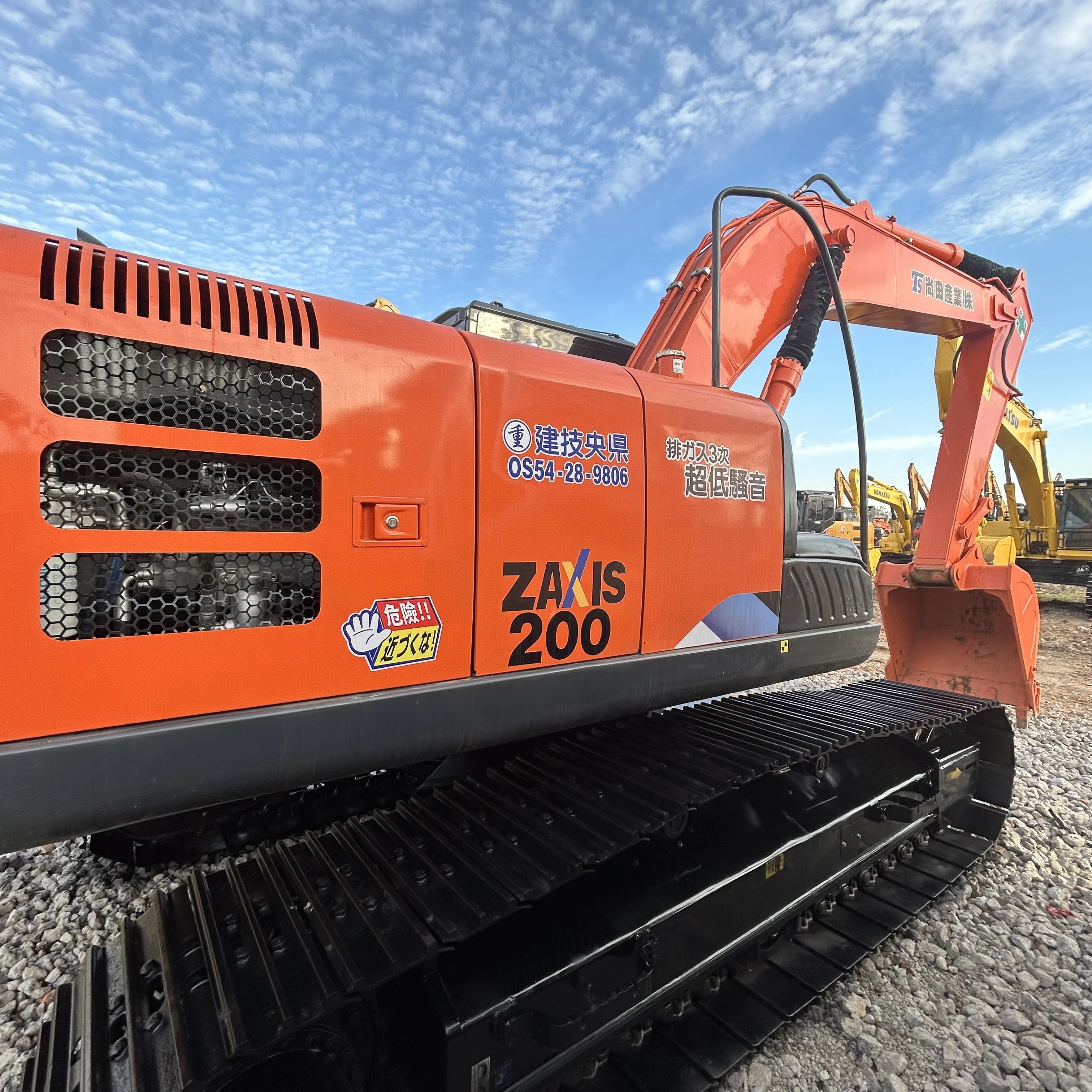 ジャンク　ピッチ20台 Used Japan Excavator 20 Ton Hitachi Zx200 Second Hand Crawler