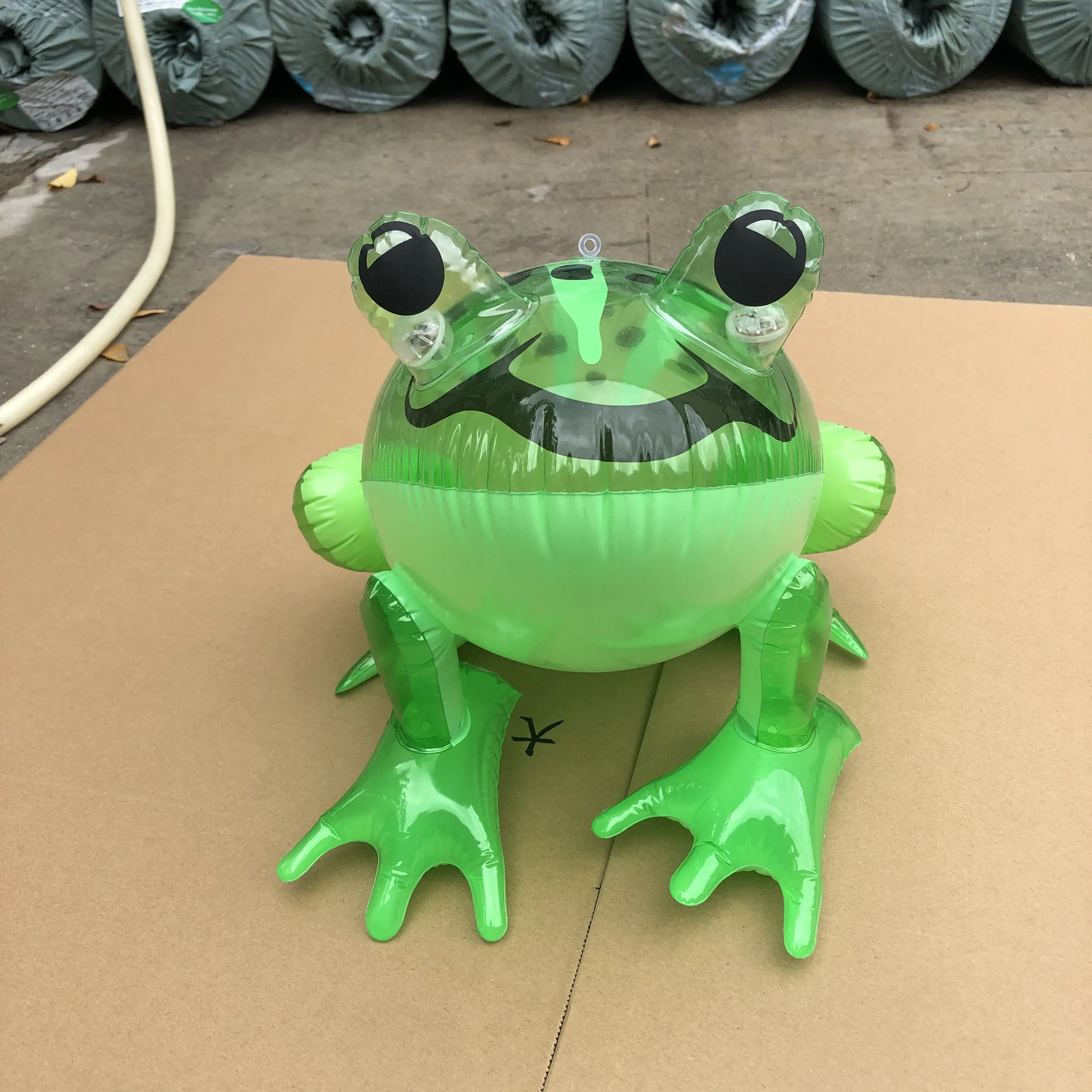 Новое поступление 2022 маленькая надувная лягушка из ПВХ 37 см игрушки-животные игрушки для детей со светодиодной подсветкой