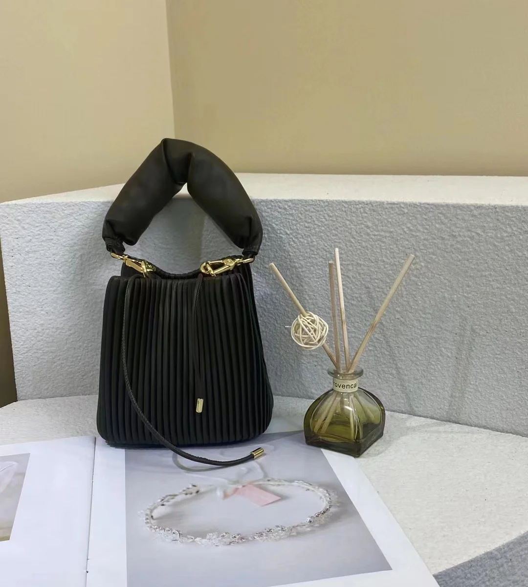 Designer Personality Customized Trend Women's Small Handbag Highquality Leather Pleated