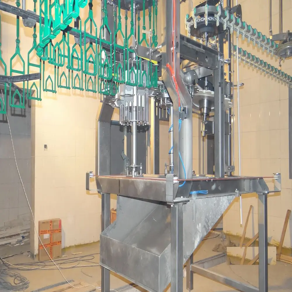 Poultry slaughtering line for poultry slaughterhouses and chicken processing plants