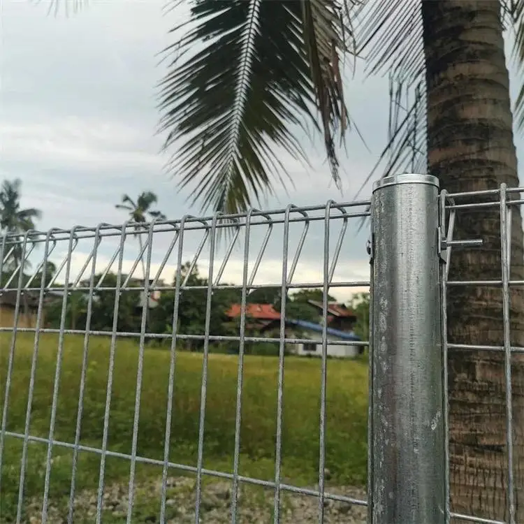 Pvc Coated Hot Dipped Galvanized Roll Top Triangle Metal Steel Roll Top Chinese Steady Supply Sale Wholesale BRC Fence Prices
