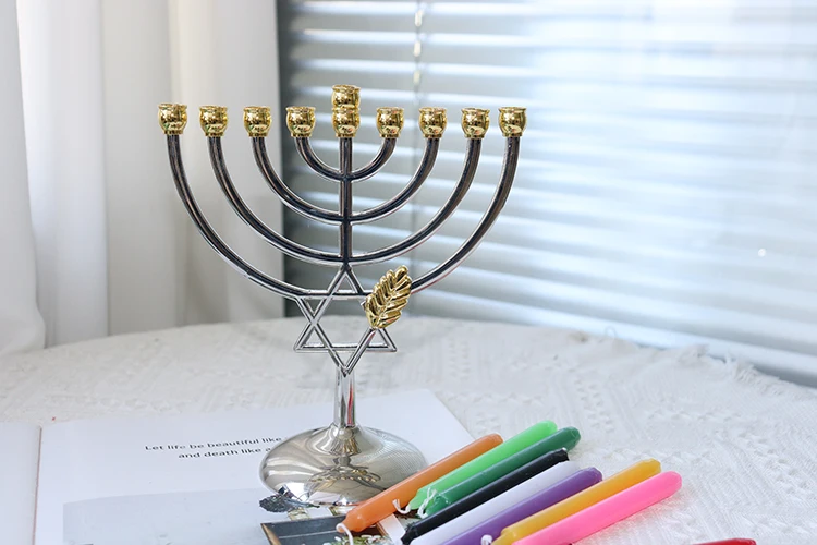 Menorah 7 Rami In Metallo Dorato - Portacandele Religioso Per Hanukkah E Shabbat
