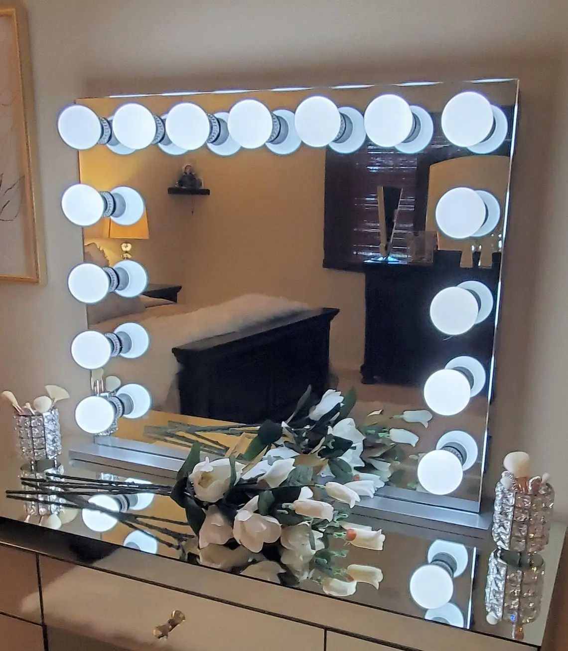 Modern 91*76CM Lighted Makeup Mirror with 15 Dimmable LED Lights and Stainless Steel Frame 5