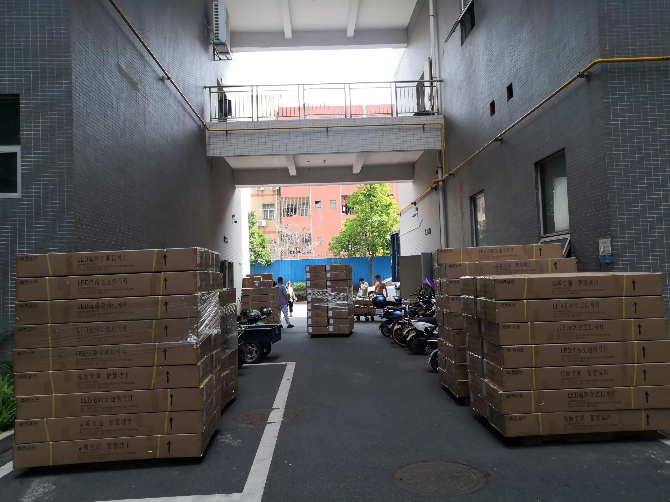 Pedestrian Intelligent 200mm Temporary Battery Operated Solar Led