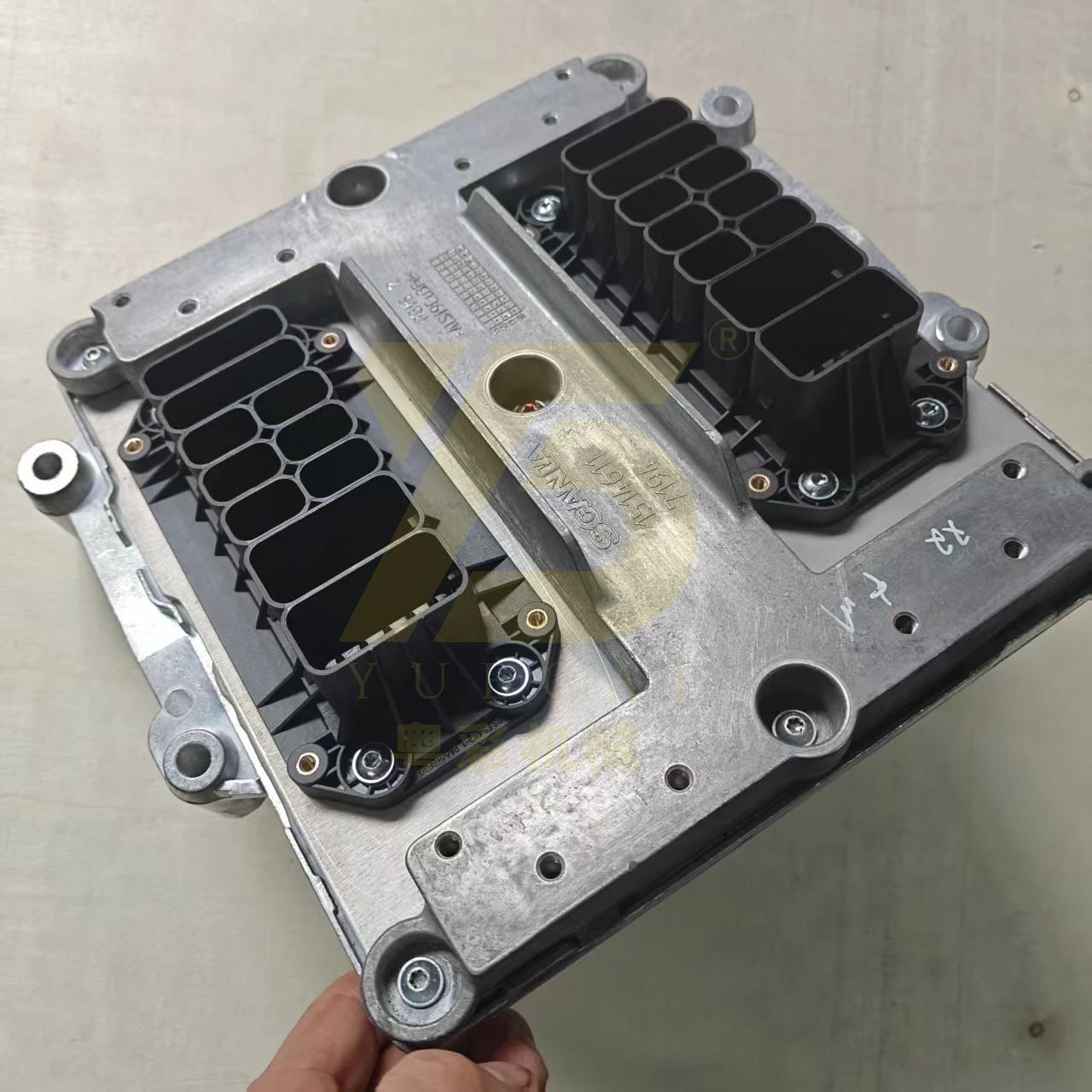 YUE CAI  Machrinery Spare Parts 1726098 Control Unit ECU ECM for Truck 2061745 1726100 1514611