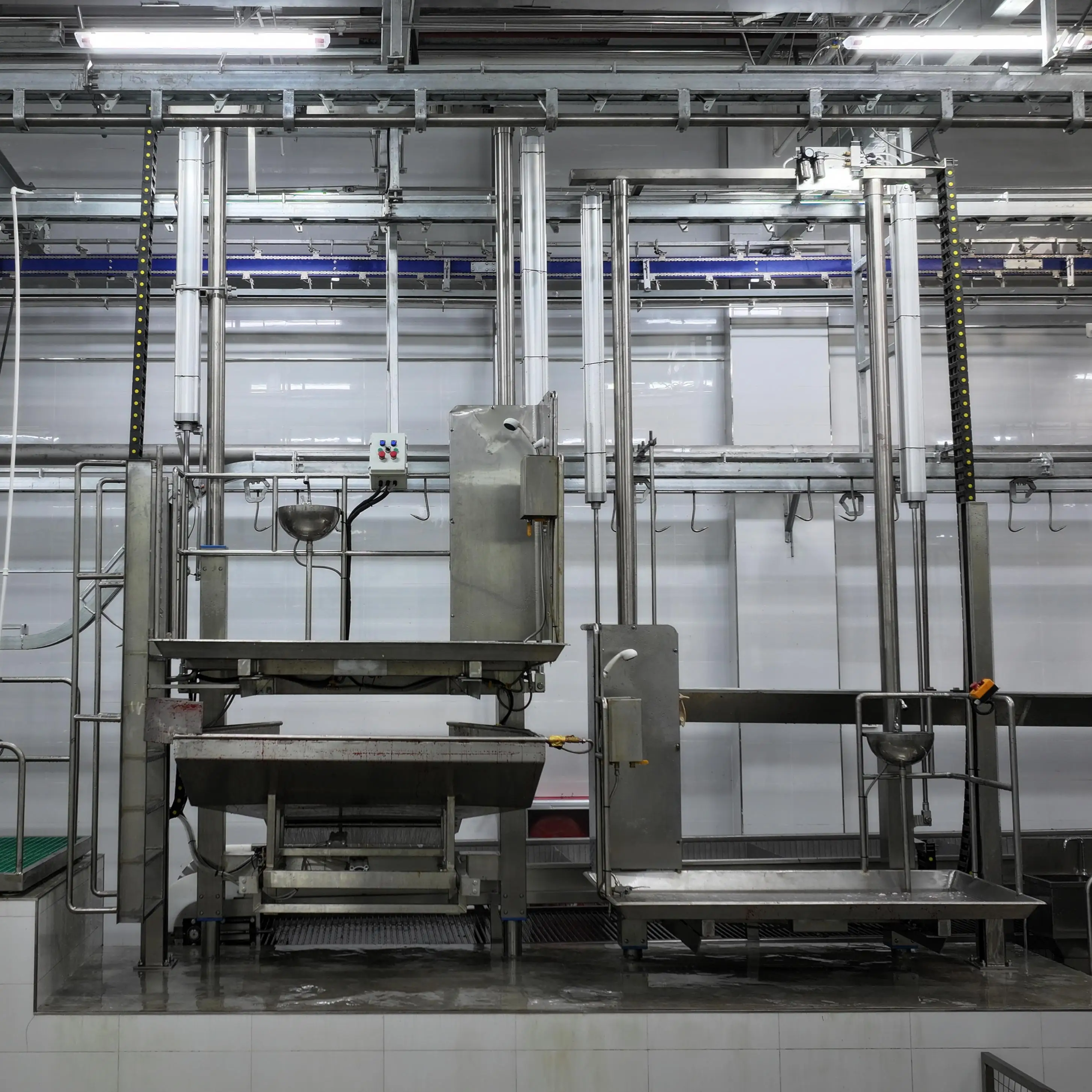 Fully automatic cattle and buffalo slaughtering line equipment, slaughterhouse machinery, beef processing plant