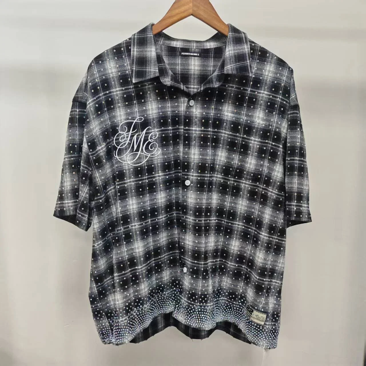 Wholesale Custom Logo Black Plaid Rhinestone Embroidery Oversized Button up Short Sleeve Streetwear Summer Wear Men Shirts