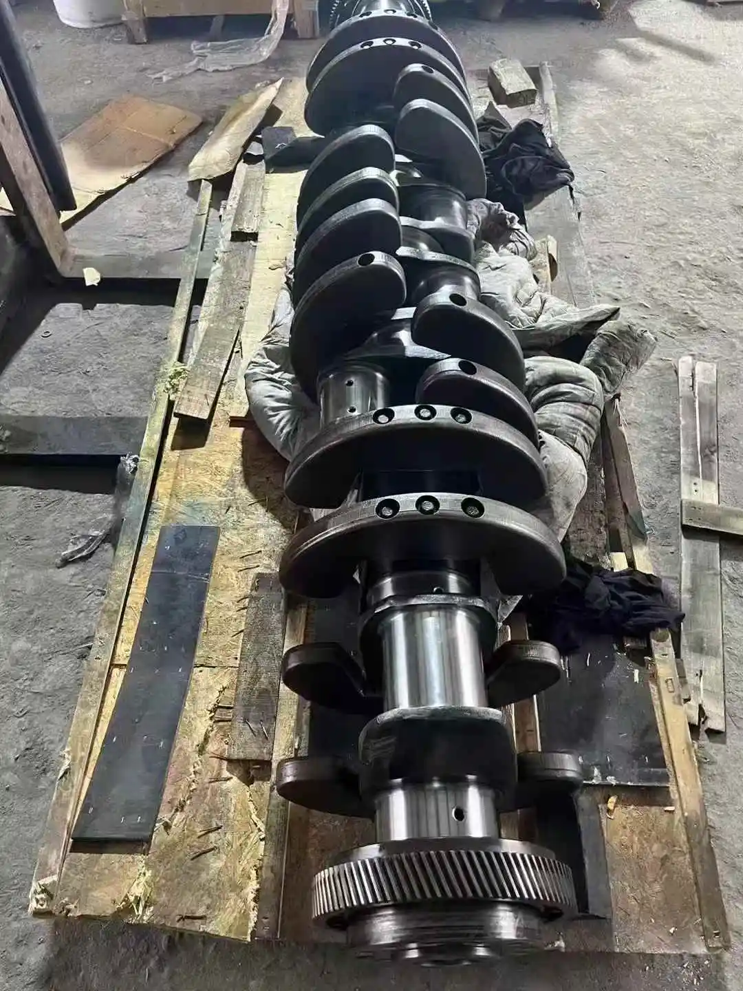 The Engines of the  Cranes Are OM502LA, OM501LA, OM502LA, OM906LA, OM904LA and OM926LA. the Components Include