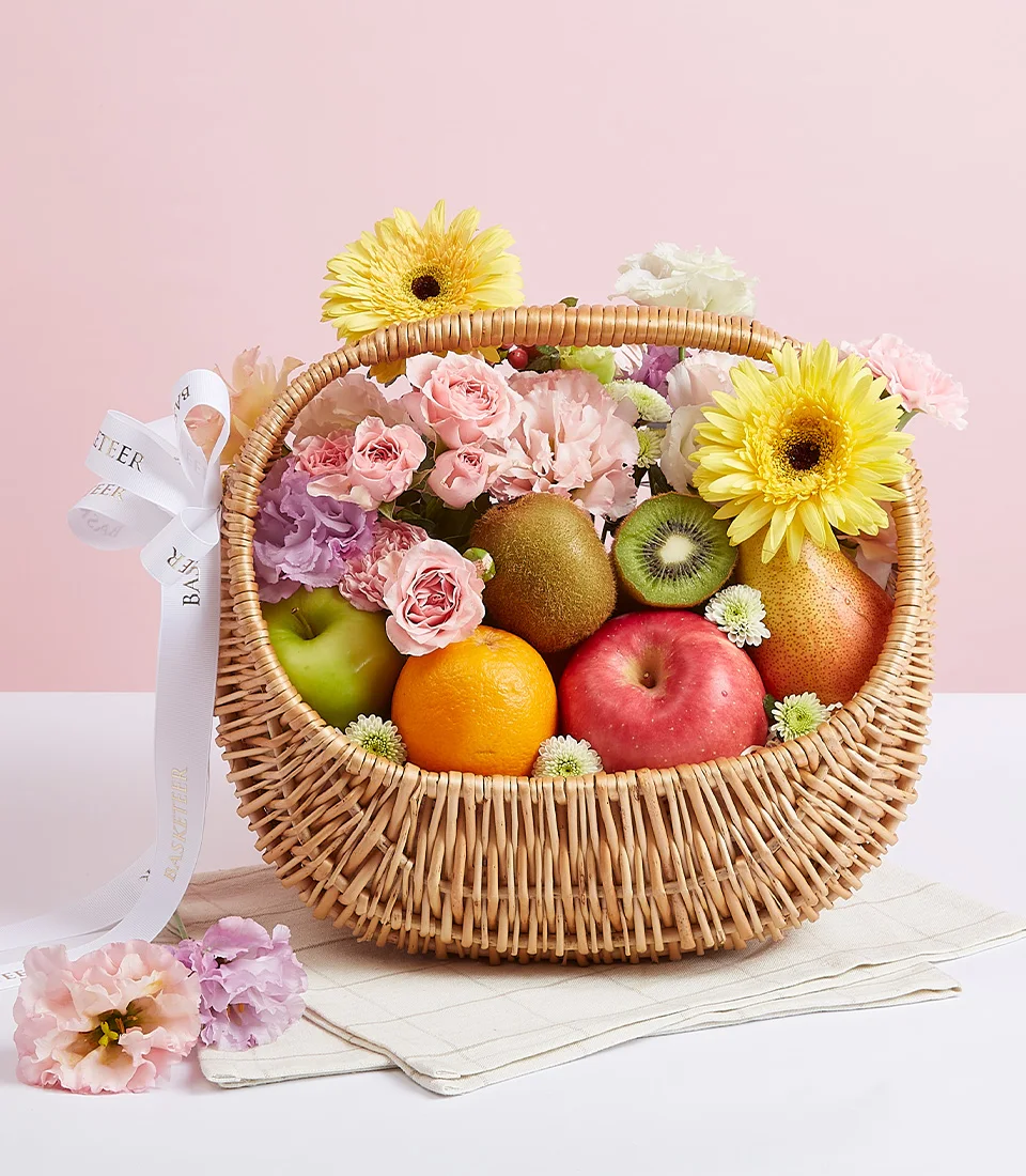 Multifunctional Angel Style Wicker Egg and Potato Basket Empty Gift Basket with Food Storage and Flower Display Functionality