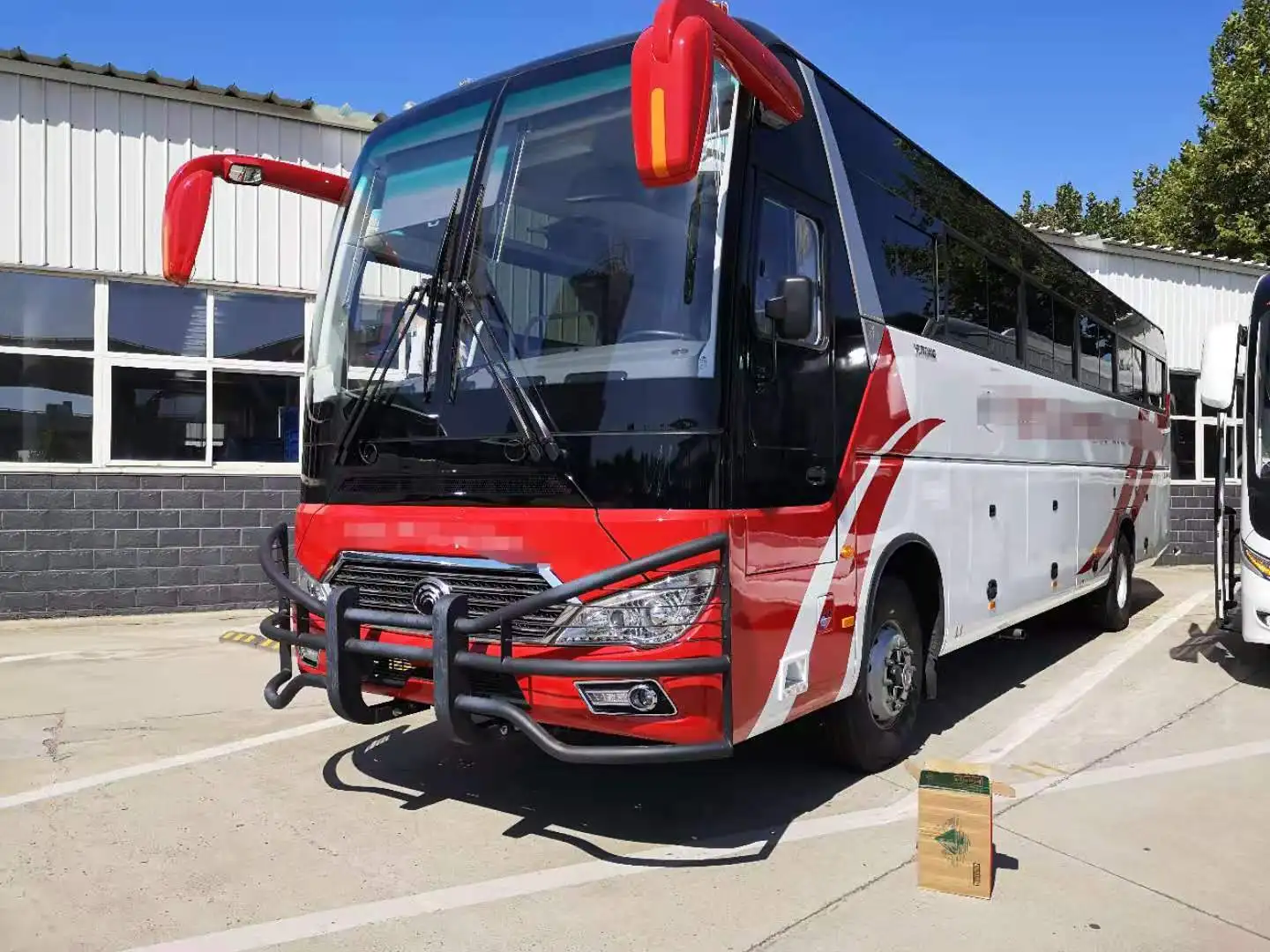 New Arrival Yu Tong Bus Luxury Coaches 53 Seats Diesel Power New Buses ...