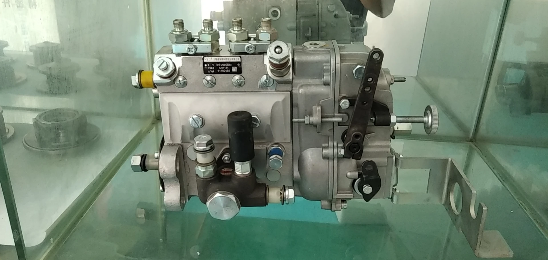 つ Excavator Injector Pump 101049-8760 for 4D95 Engines