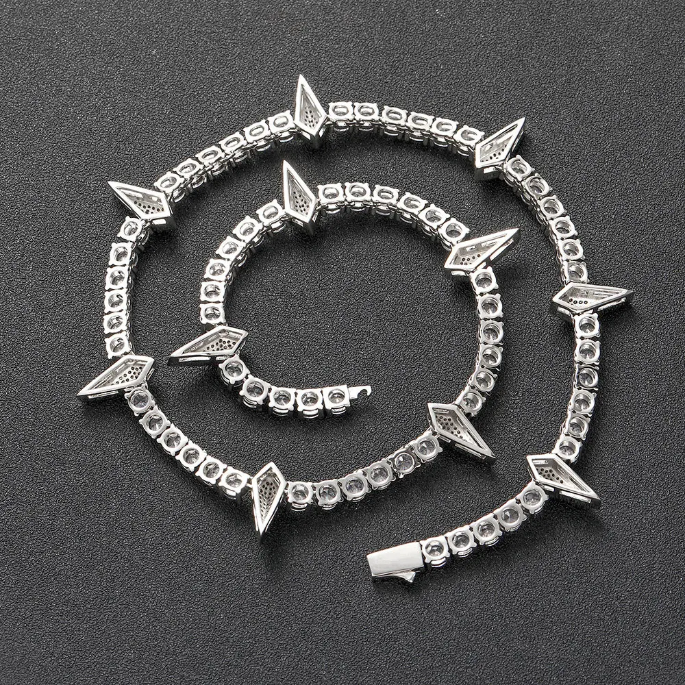 ネックレス・ペンダント Multi Chain Spike Necklace Mixed Metal and Spike Dangle Necklace in Stainless Steel