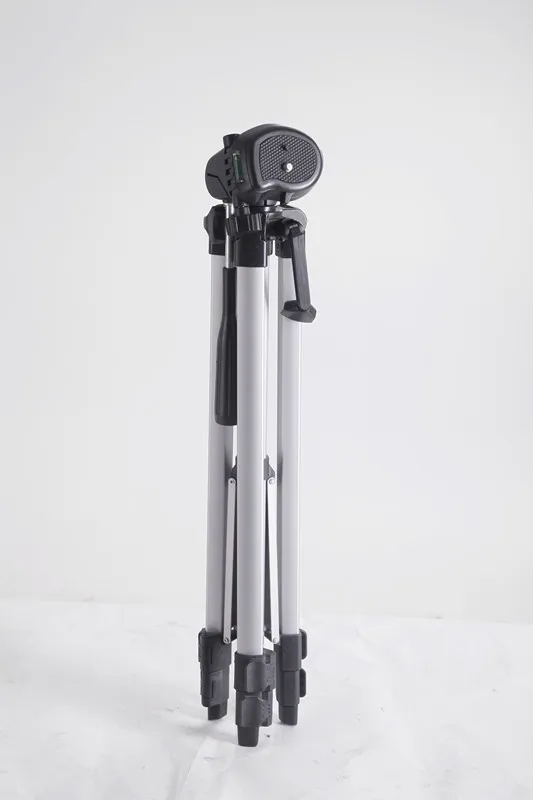 Weifeng WT330G Universal Camera Tripod High Quality Lightweight Tripod for DSLR Smartphone