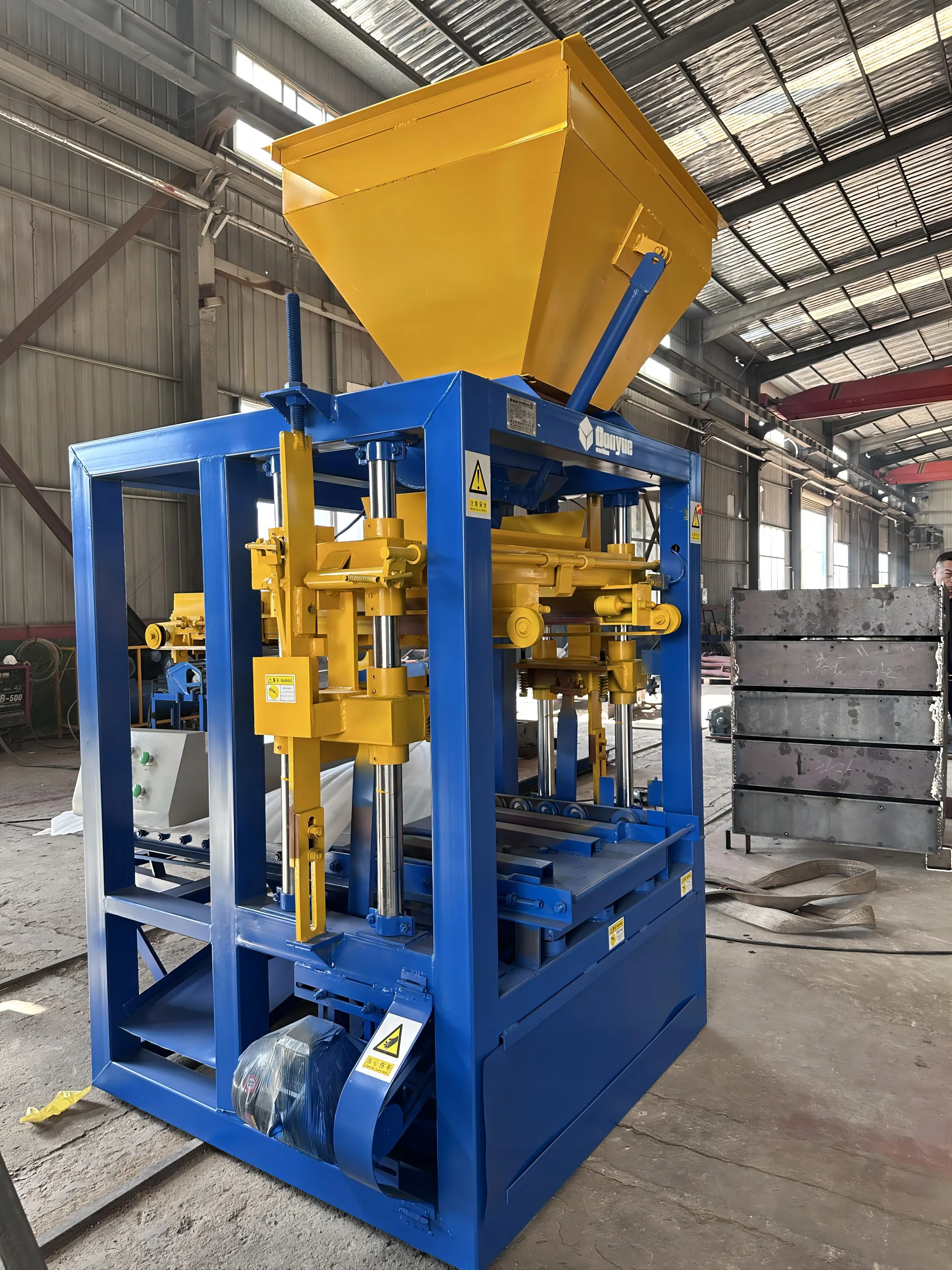 Concrete Brick Machine Hollow Block Forming Machine Bricks Making Machine Automatic