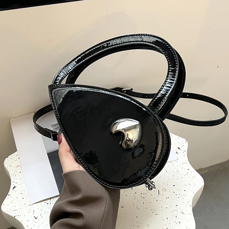 New Designer Heart Shape Bag Women′ S 2023 New Fashion Simple Handbag Retro  Black Shoulder Purses and Bags Ladies - China Bag and PU Lady Bags price