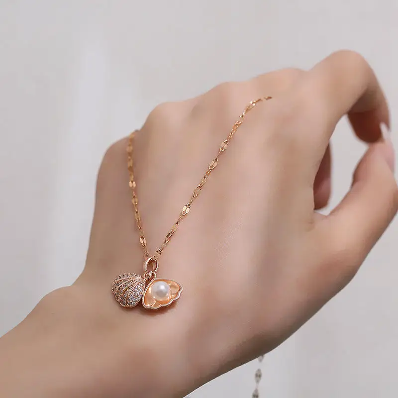 Shell Pendant Necklace
