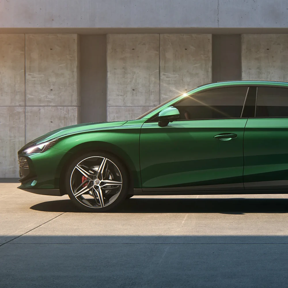 Made in China 2025 MG7 new car  hot new car in the Middle East region MG7 2025 2.0T 405 AT Luxury Edition