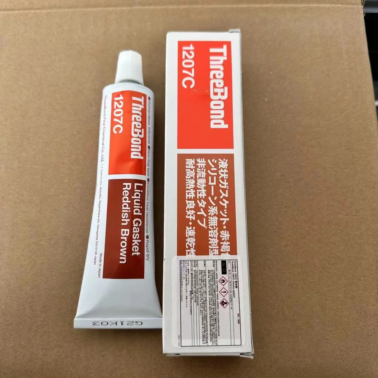 Japan Threebond Tb1207c Flange Sealant Fipg Liquid Caulk For Automotive