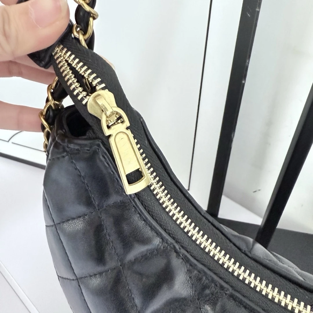 Women’s Handbag Single Strap Polyester Lining Zipper Closure Candy Stylish Leather Shoulder Bag