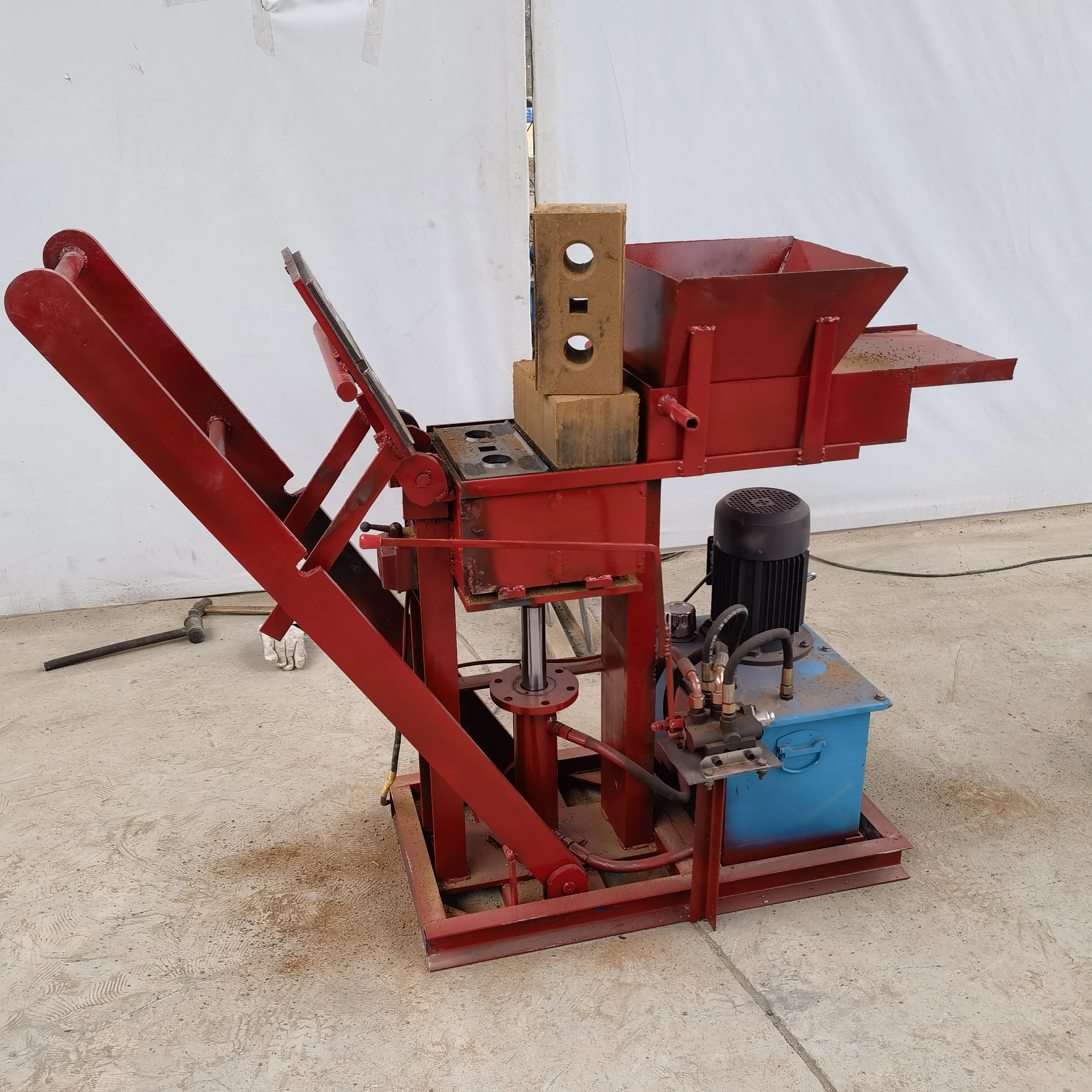 Small Machines for Home Business 2024 Trend Clay Brick Making Machine with High Quality for Sale