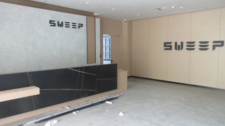 02 Company Gate