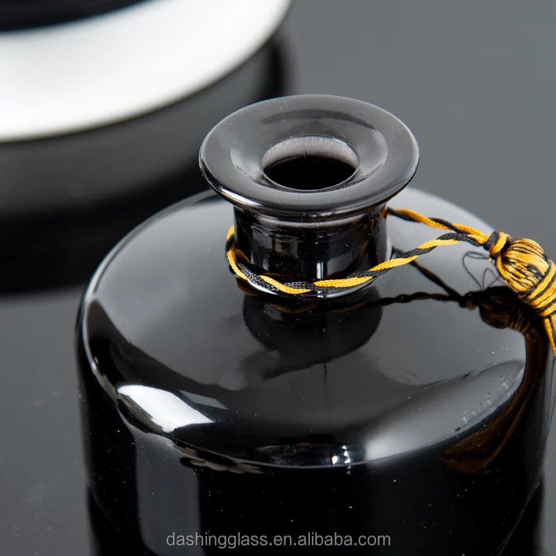 New Design Luxury Round Reed Diffuser Glass Bottle Black 200ml with Reed Diffuser Cap